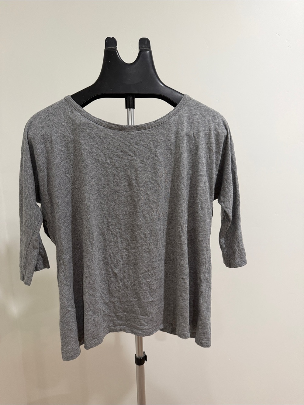 Cuyana Heather Gray 3/4 Sleeve Tee with wrap back